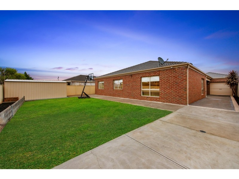 37 Webbs Avenue, Taylors Hill VIC 3037