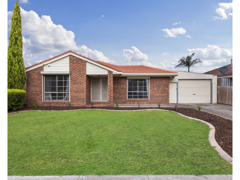 8 Yeats Drive, Delahey VIC 3037