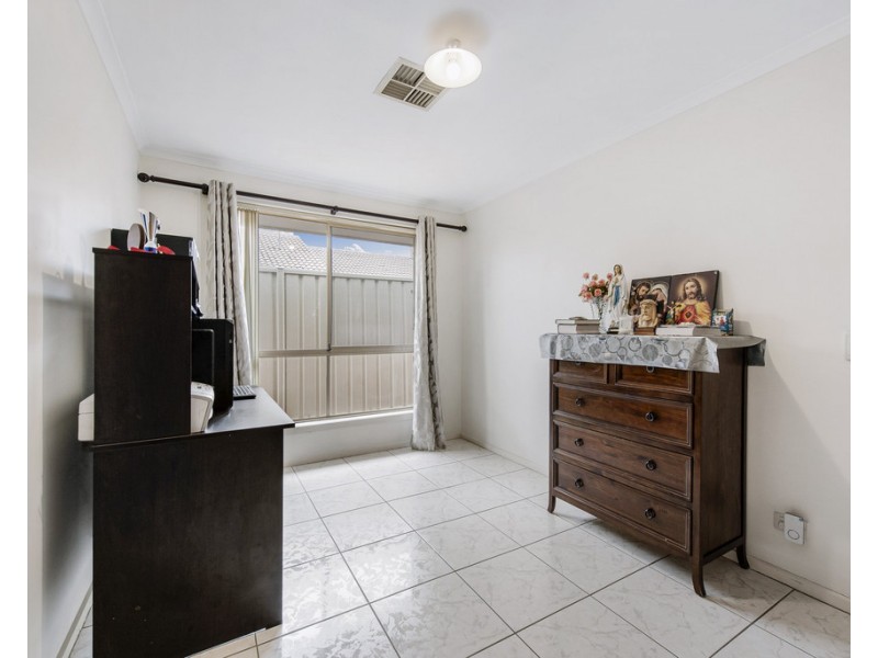 8 Yeats Drive, Delahey VIC 3037