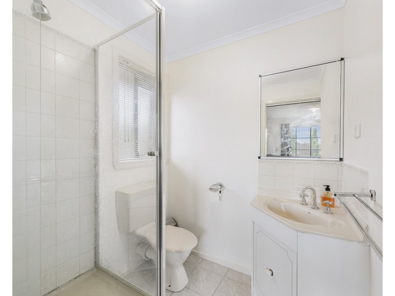 8 Yeats Drive, Delahey VIC 3037