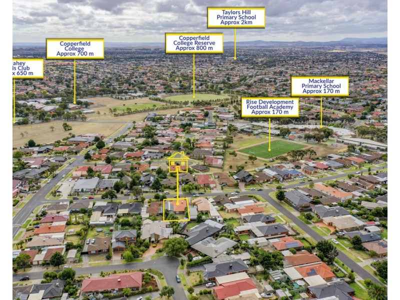 8 Yeats Drive, Delahey VIC 3037