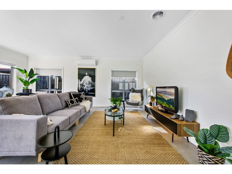 7 Melva Court, Sydenham VIC 3037