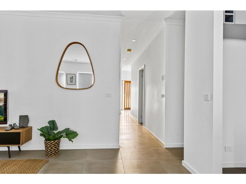 7 Melva Court, Sydenham VIC 3037