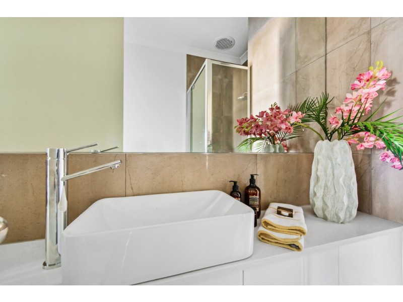 7 Melva Court, Sydenham VIC 3037