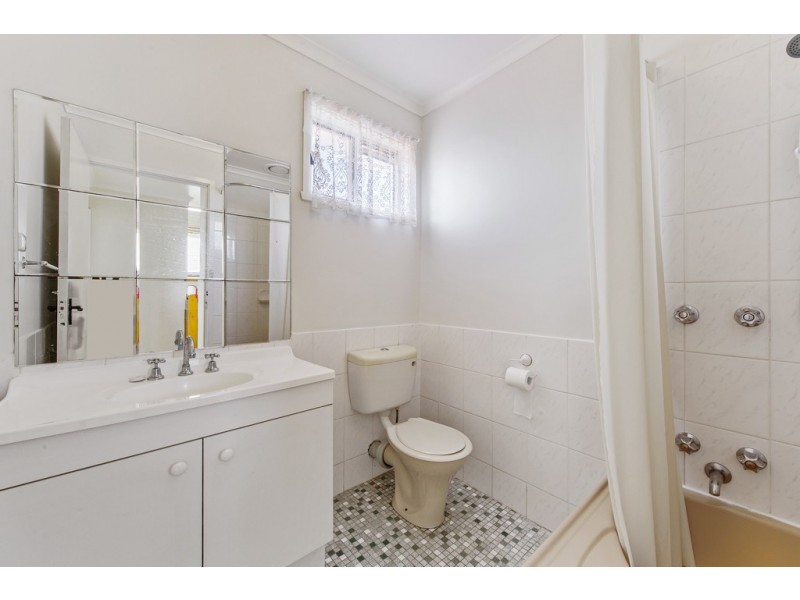 24 Glenrobe Street, Deer Park VIC 3023