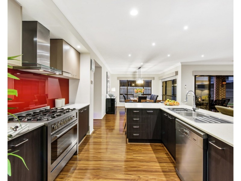 20 Morton Boulevard, Taylors Hill VIC 3037