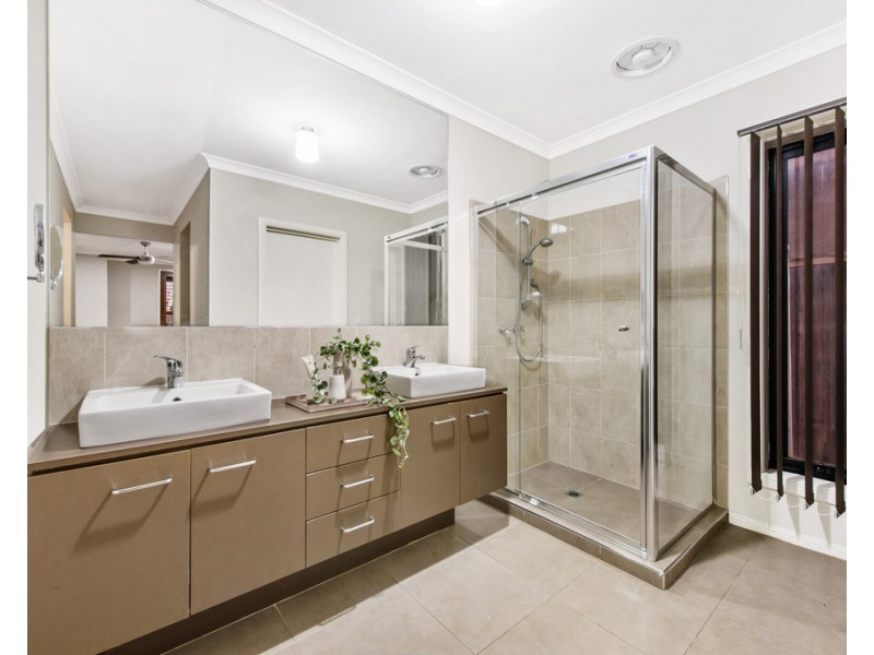 20 Morton Boulevard, Taylors Hill VIC 3037