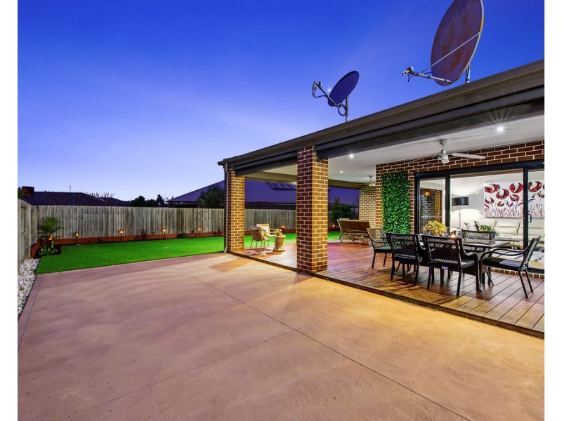 20 Morton Boulevard, Taylors Hill VIC 3037