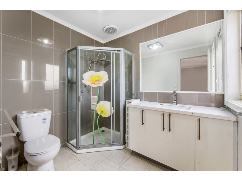 12 The Glades, Taylors Hill VIC 3037