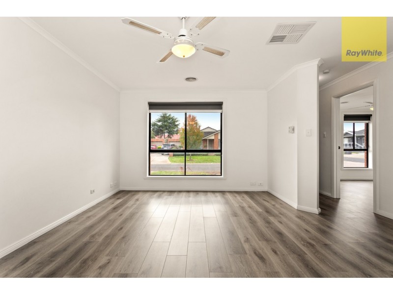 25 Saratoga Crescent, Keilor Downs VIC 3038