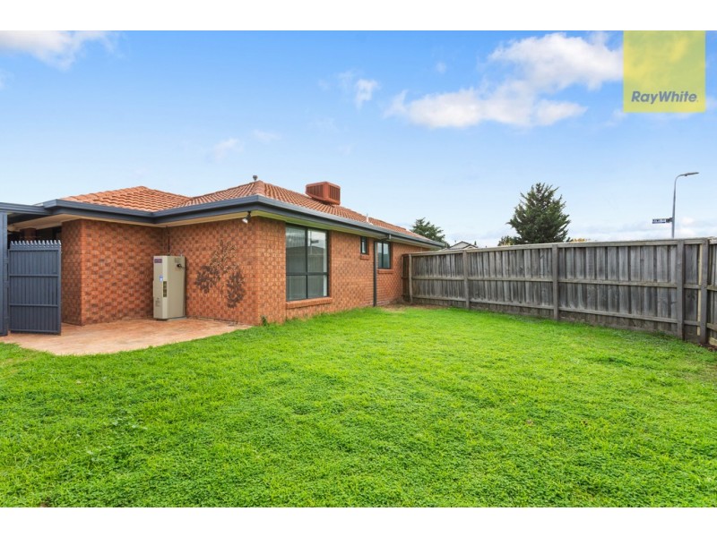 25 Saratoga Crescent, Keilor Downs VIC 3038