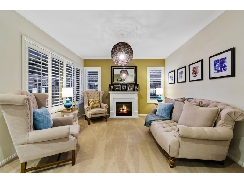 18 Litchfield Way, Taylors Hill VIC 3037