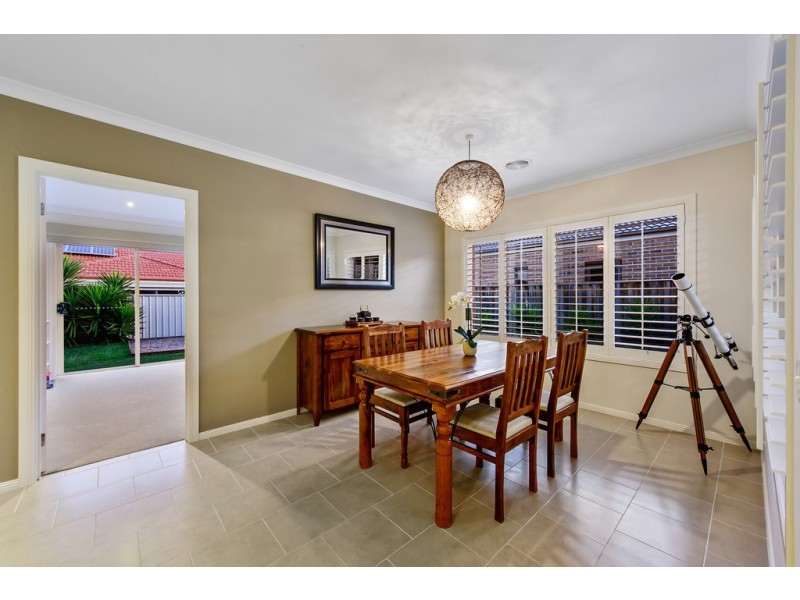 18 Litchfield Way, Taylors Hill VIC 3037