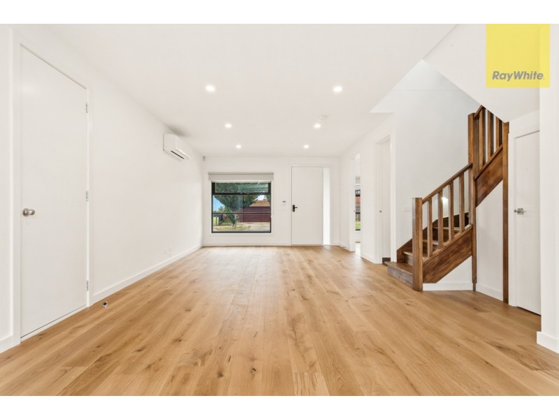 8B Rutherglen way, Taylors Lakes VIC 3038