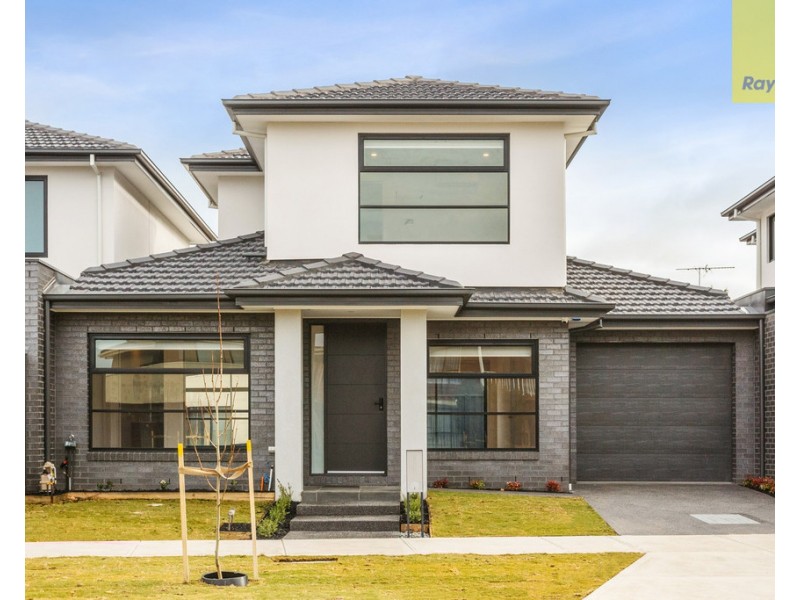 8C Rutherglen way, Taylors Lakes VIC 3038