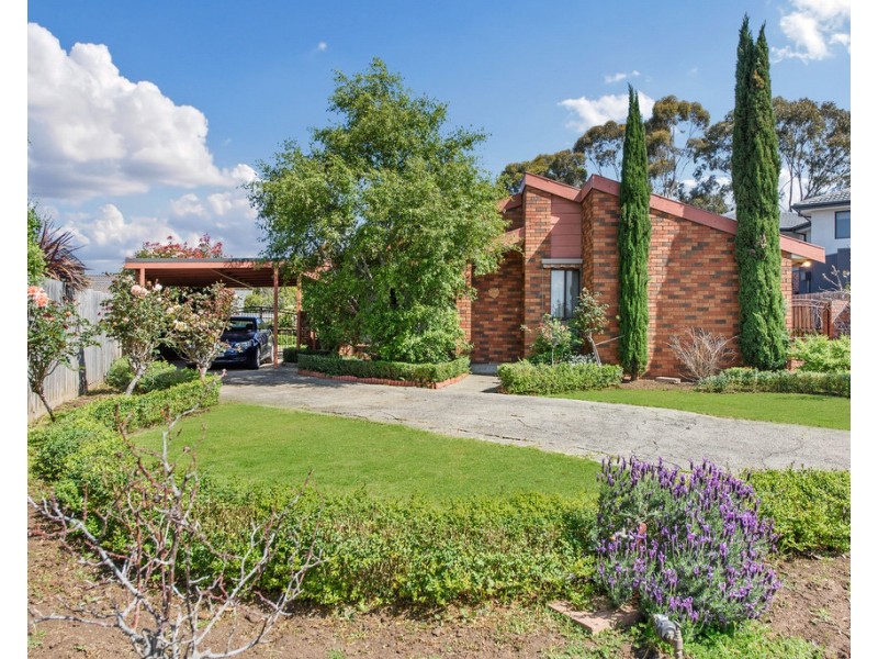 15 Greenoch Court, Keilor Downs VIC 3038