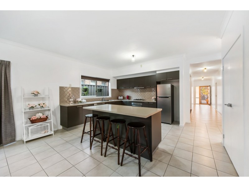 44 Salina Walk, Caroline Springs VIC 3023