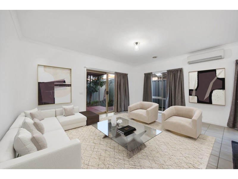 44 Salina Walk, Caroline Springs VIC 3023