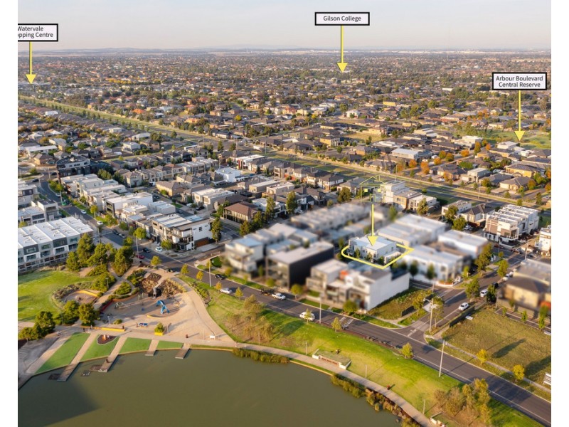 7 Waterview Walk, Caroline Springs VIC 3023
