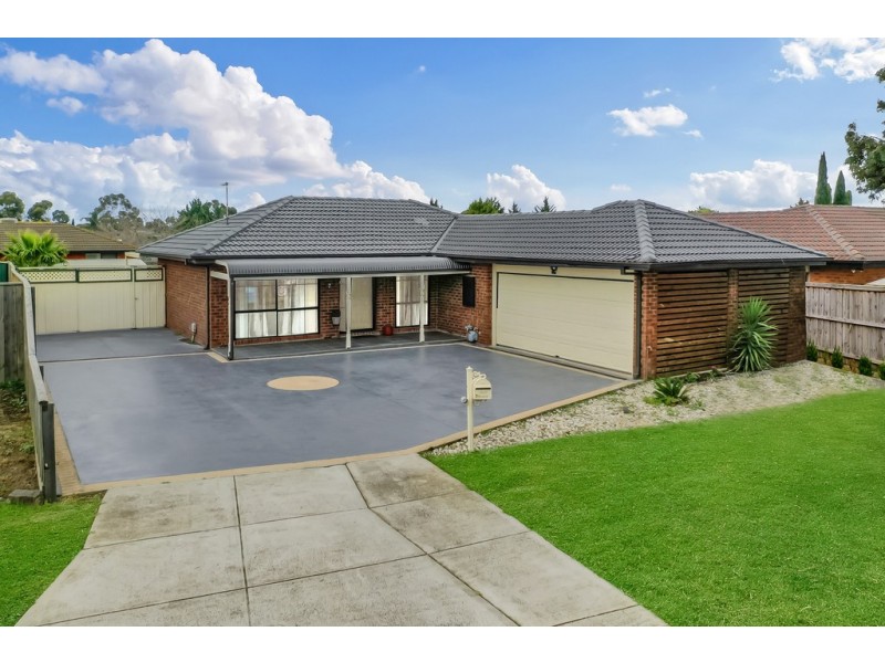 7 Sandstone Court, Delahey VIC 3037