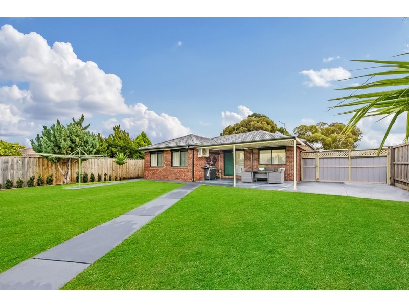 7 Sandstone Court, Delahey VIC 3037