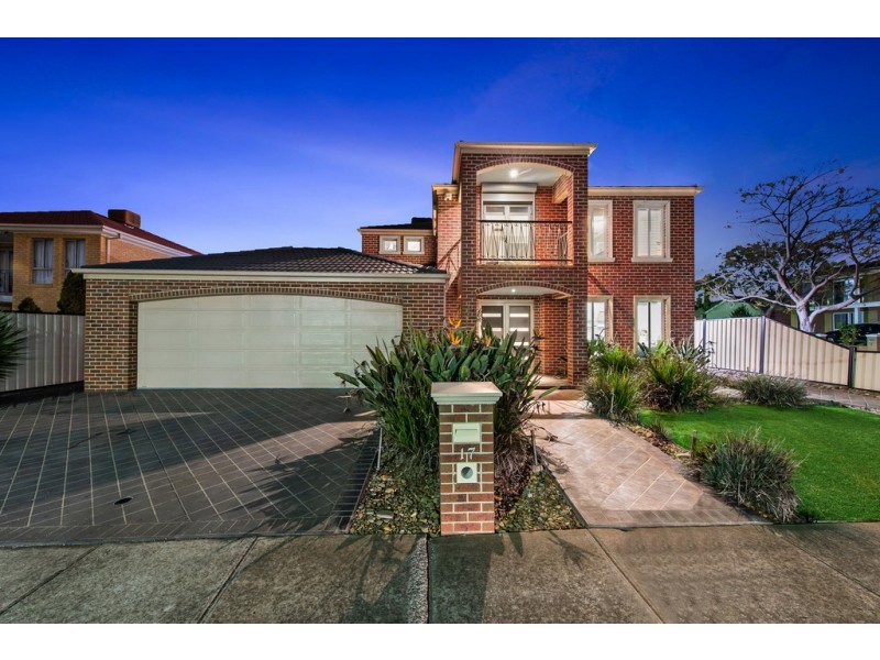 17 Glenelg Boulevard, Taylors Hill VIC 3037