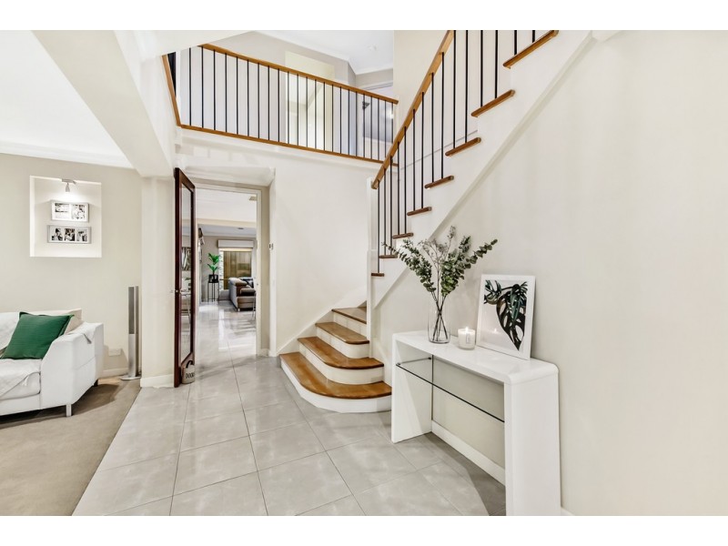 17 Glenelg Boulevard, Taylors Hill VIC 3037