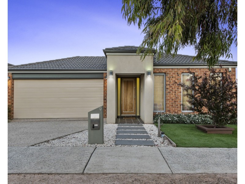 9 Wilkins Crescent, Burnside Heights VIC 3023