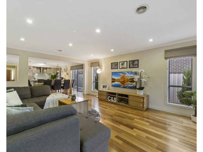 9 Wilkins Crescent, Burnside Heights VIC 3023