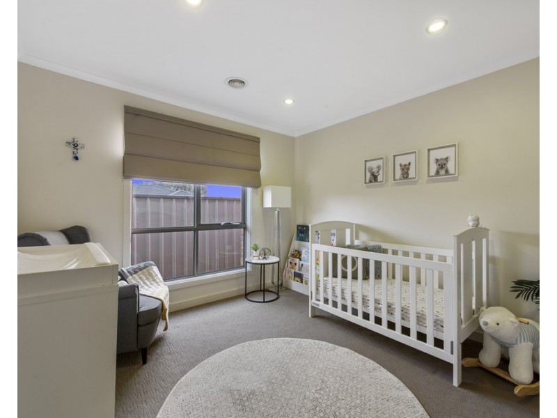 9 Wilkins Crescent, Burnside Heights VIC 3023