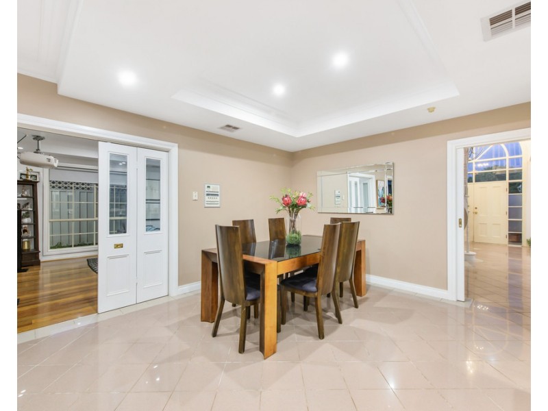 5 Bellbird Avenue, Taylors Lakes VIC 3038