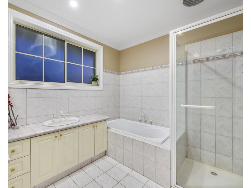5 Bellbird Avenue, Taylors Lakes VIC 3038