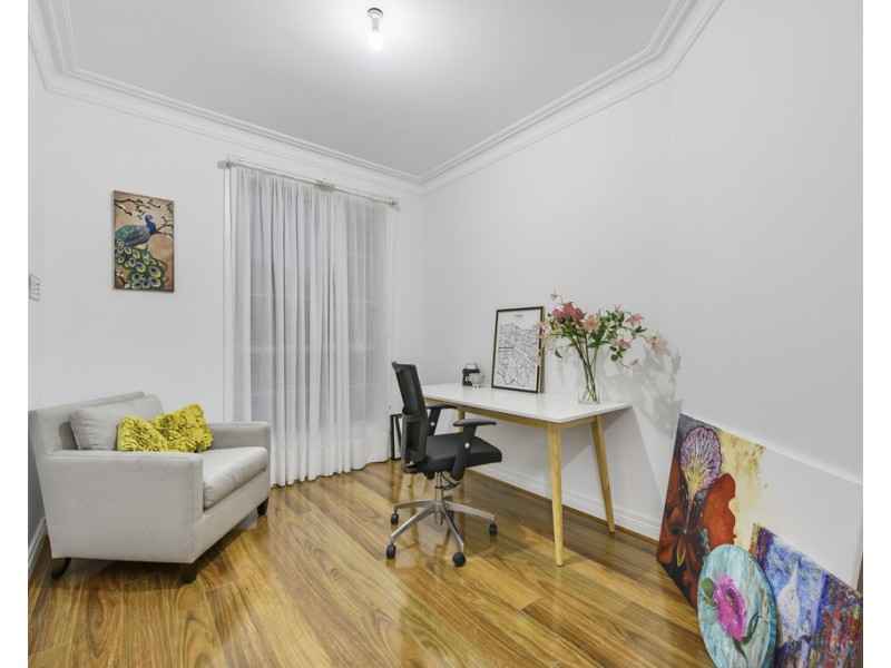 5 Bellbird Avenue, Taylors Lakes VIC 3038