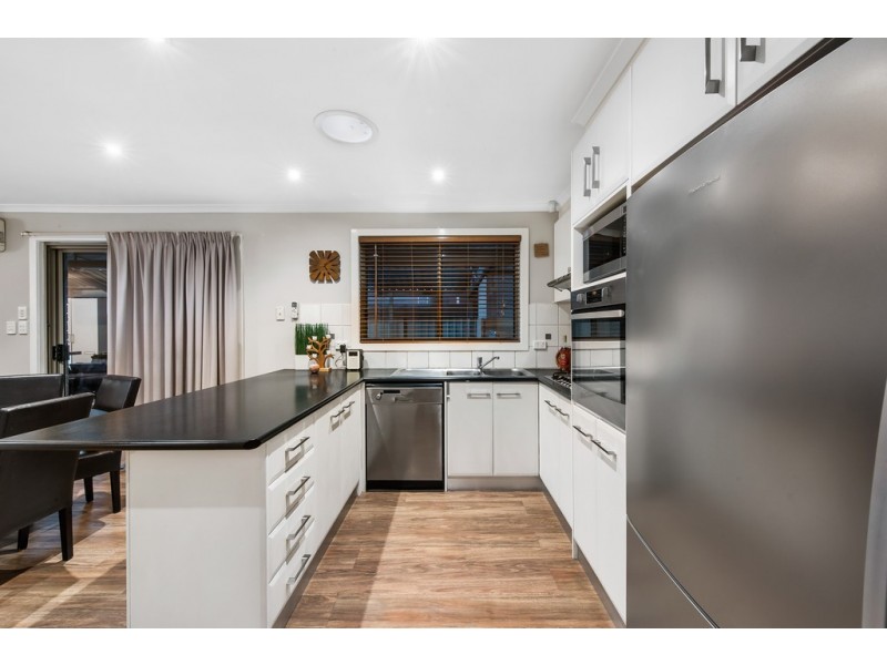 9 Cooper Court, Delahey VIC 3037