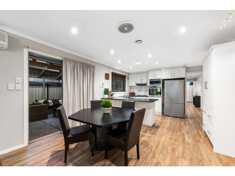 9 Cooper Court, Delahey VIC 3037