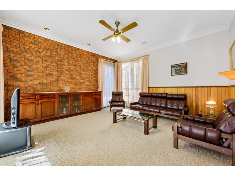 58 Reed Crescent, Taylors Lakes VIC 3038