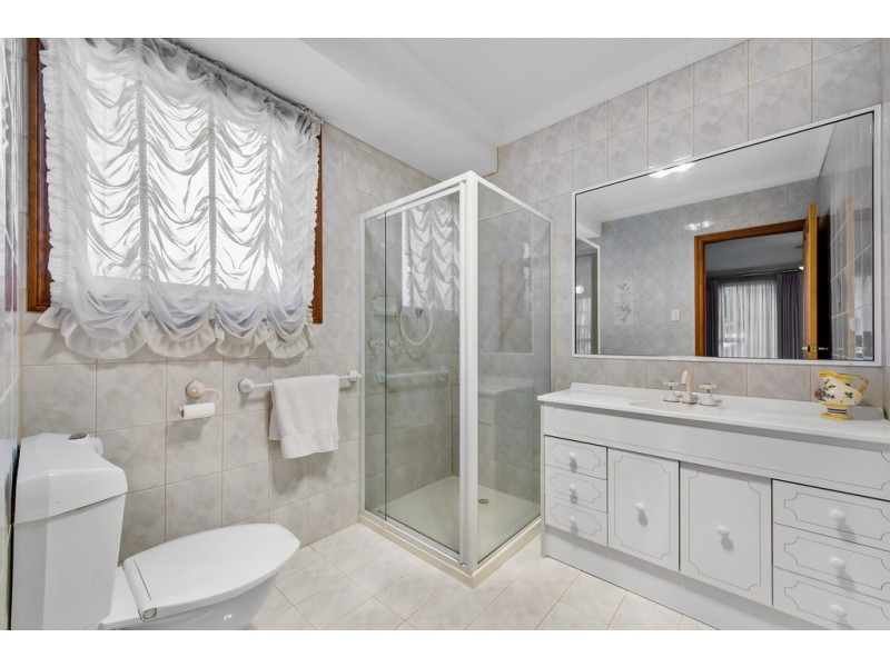 58 Reed Crescent, Taylors Lakes VIC 3038