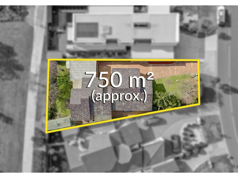 58 Reed Crescent, Taylors Lakes VIC 3038