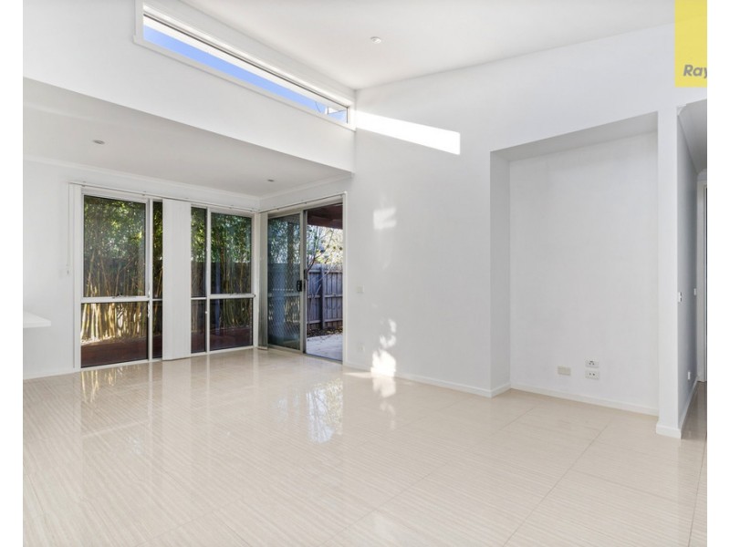 2/12 Clarendon Street, Maidstone VIC 3012