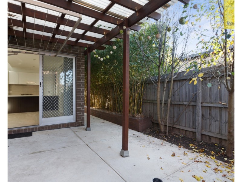 2/12 Clarendon Street, Maidstone VIC 3012