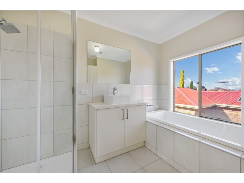 4 Pastoral Place, Sydenham VIC 3037