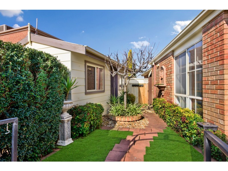 4 Pastoral Place, Sydenham VIC 3037