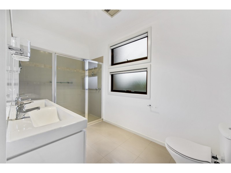 1/2A Lindenow Street, Maidstone VIC 3012