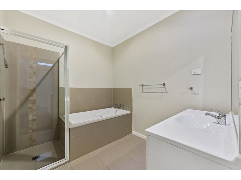 1/2A Lindenow Street, Maidstone VIC 3012