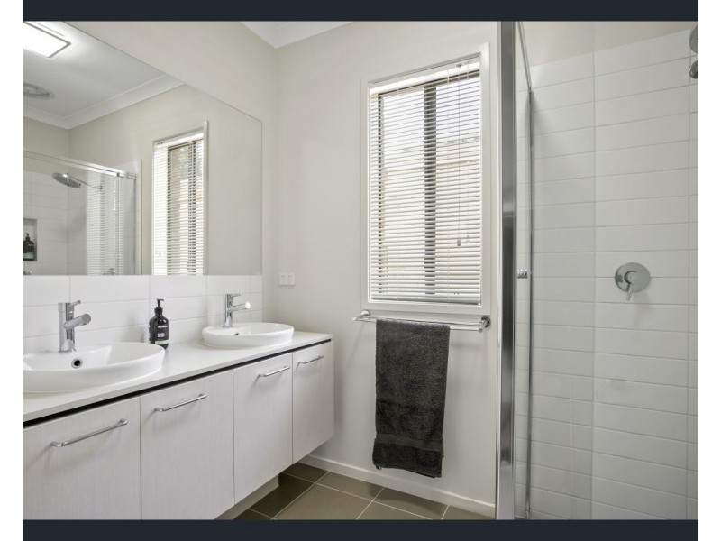 48 Crossway Avenue, Tarneit VIC 3029