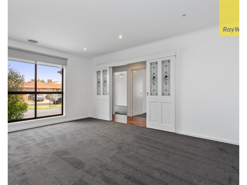 1/2 Sirius Court, Keilor Downs VIC 3038
