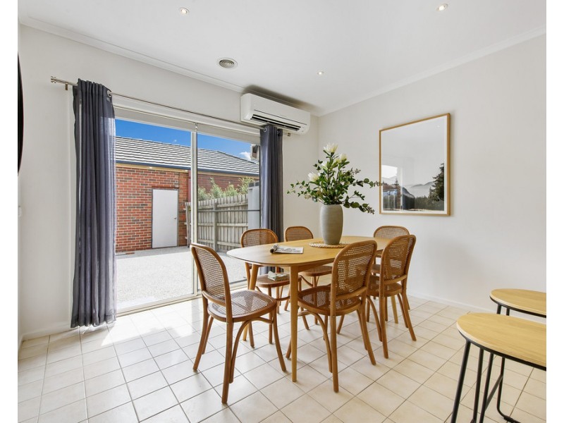 44 Amberlea Circuit, Taylors Hill VIC 3037