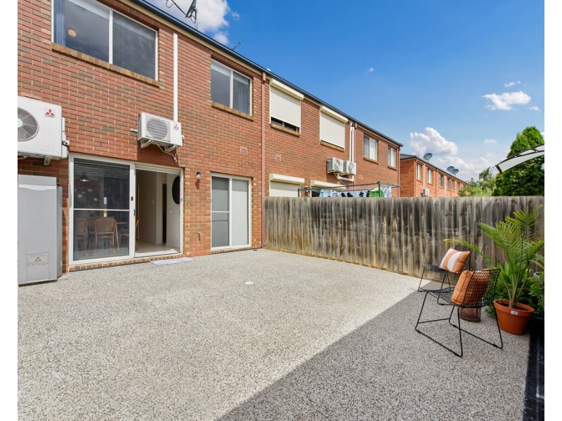 44 Amberlea Circuit, Taylors Hill VIC 3037