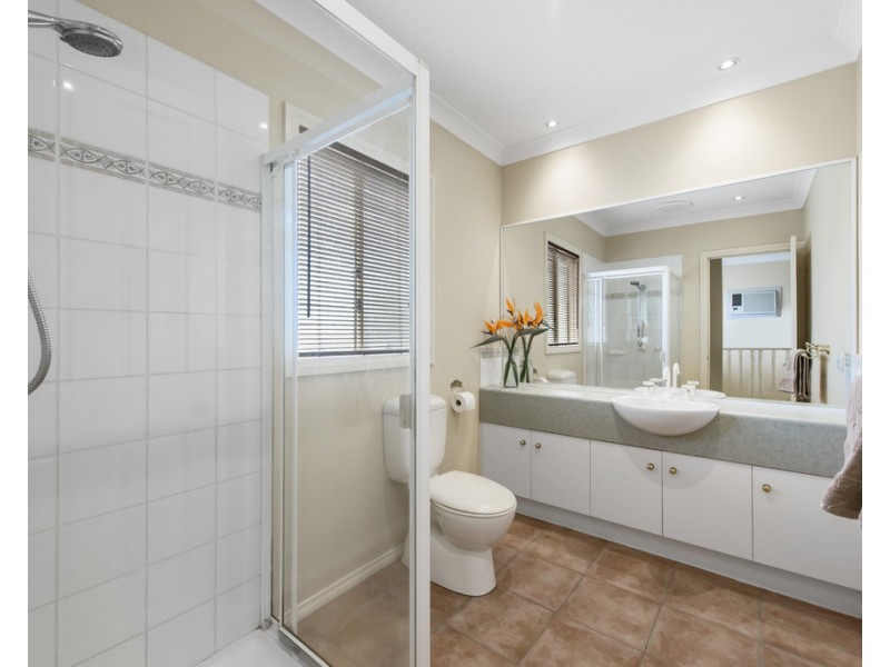 11 Woodlea Cres, Craigieburn VIC 3064