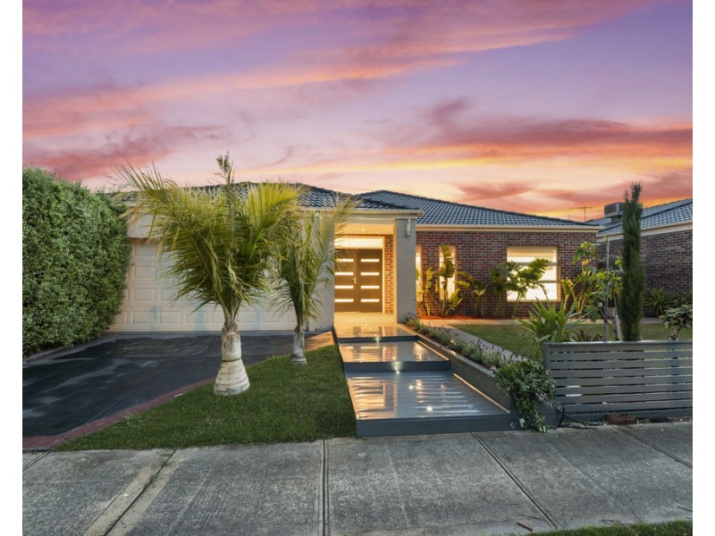 12 Wells Avenue, Taylors Hill VIC 3037